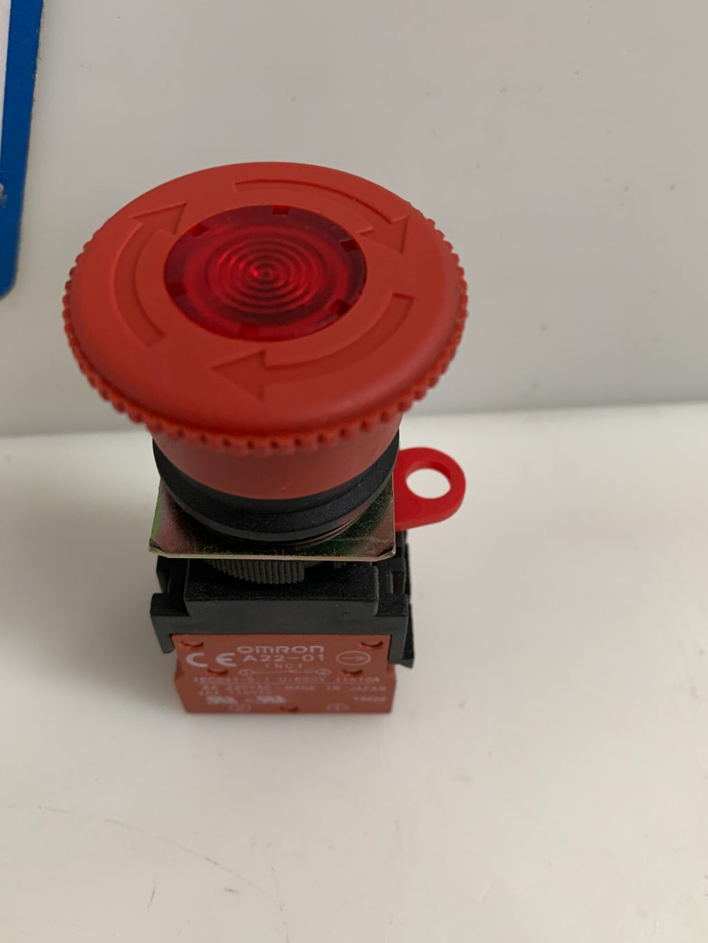 OMRON EMERGENCY STOP BUTTON A22-01