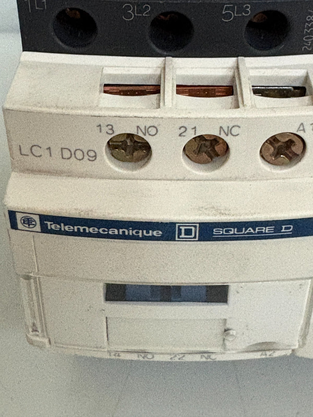 TELEMECANIQUE SQUARE D REVERSING CONTACTOR LC2D09G72