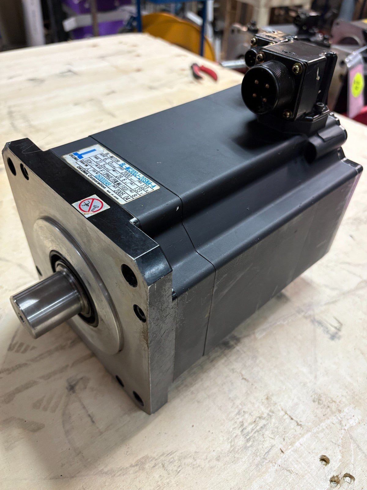 OKUMA SERVO MOTOR BL-MOTOR BL-MC300J-20 SNA-A