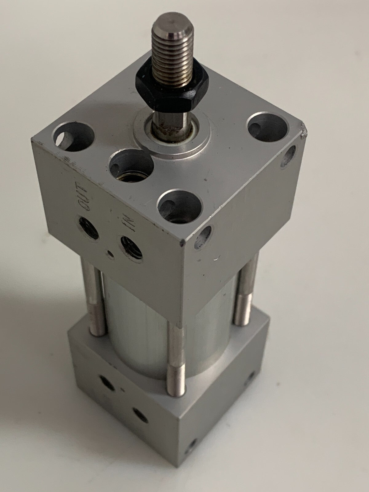 SP5356-04 DOUBLE ACTING PNEUMATIC CYLINDER