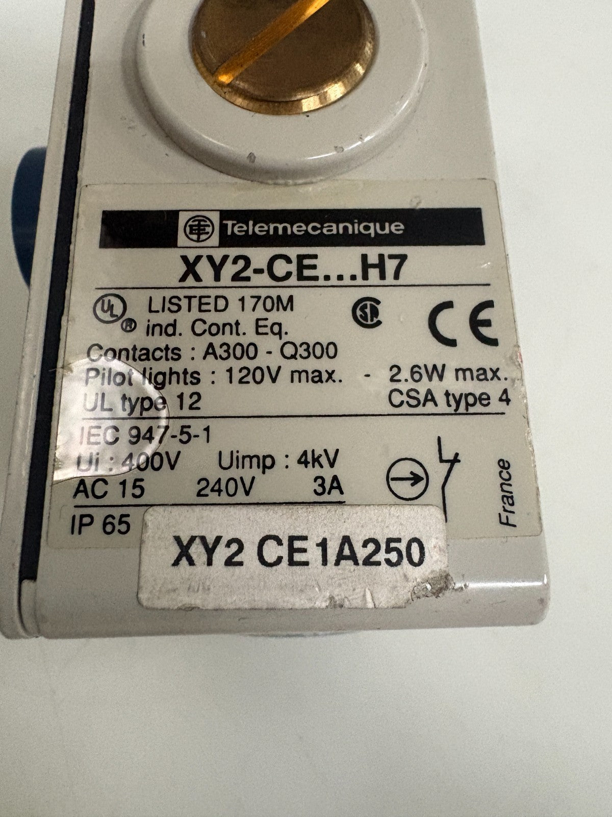 TELEMECANIQUE EMERGENCY STOP ROPE PULL SWITCH XY2-CE2A250 HZ