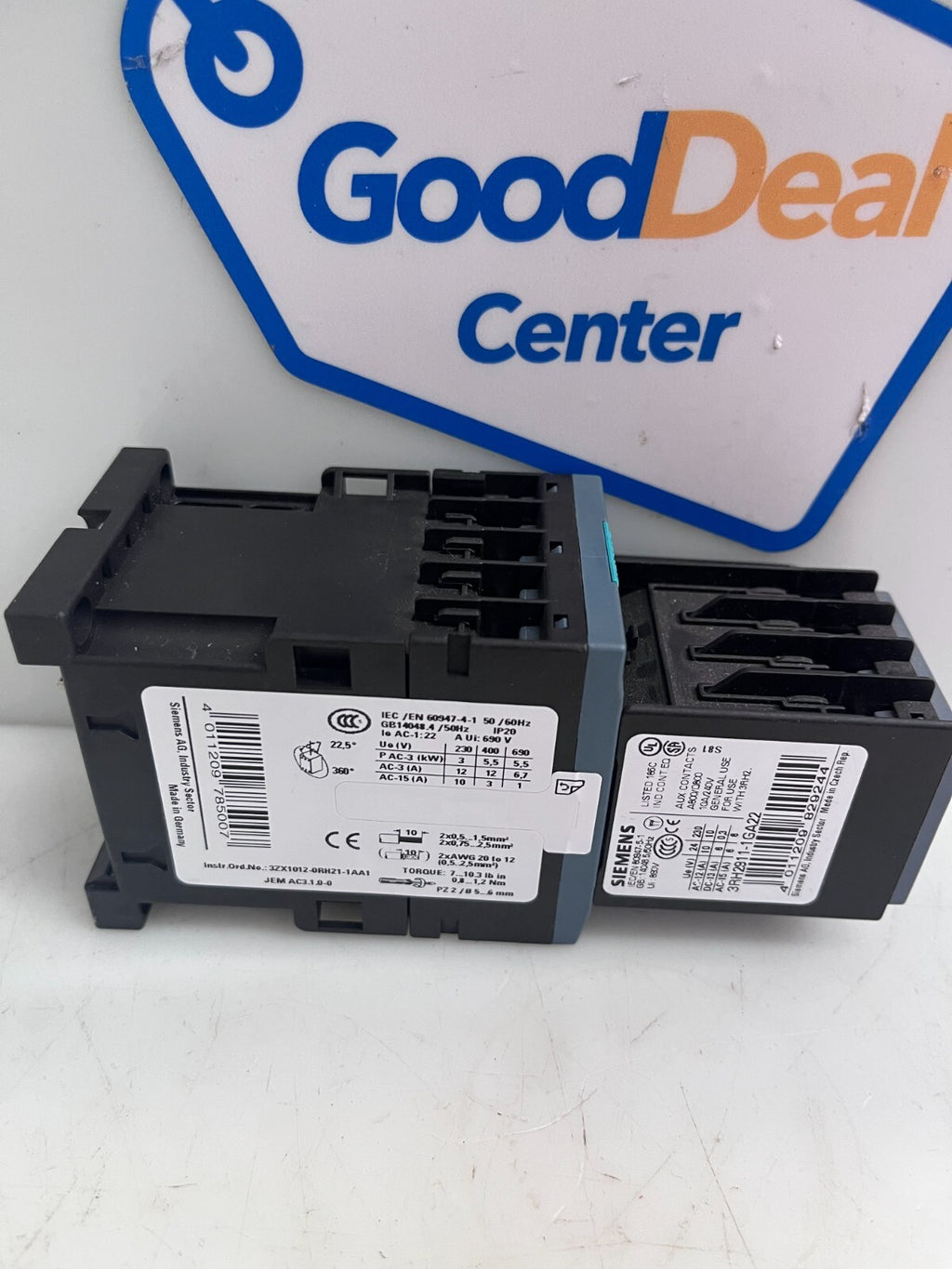 SIEMENS Sirius Contactor  3RT2017-1BB42  w/3RH2911-1GA22 & 1x 3RH2916-1DG00