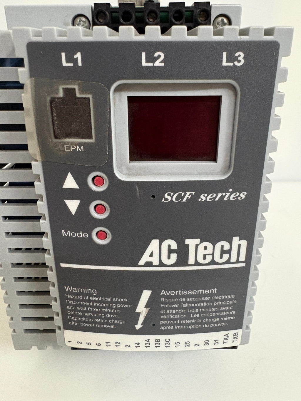 LENZE AC TECH 5HP VARIABLE SPEED AC MOTOR DRIVE SF550