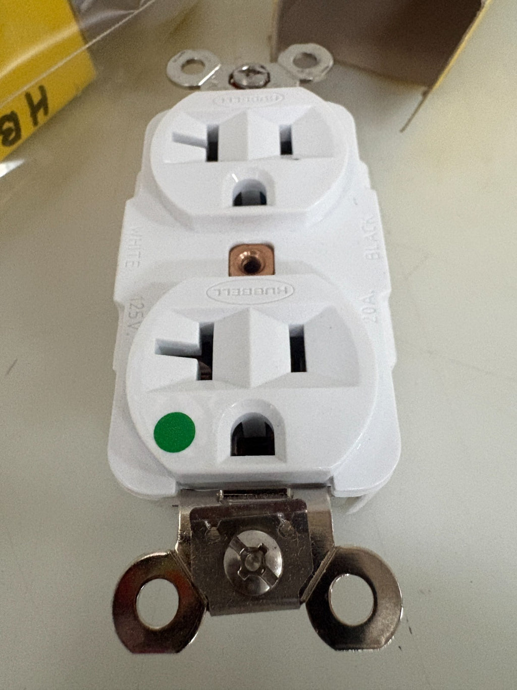 LOT OF 6 HUBBELL DUPLEX RECEPTACLE HBL8300W1