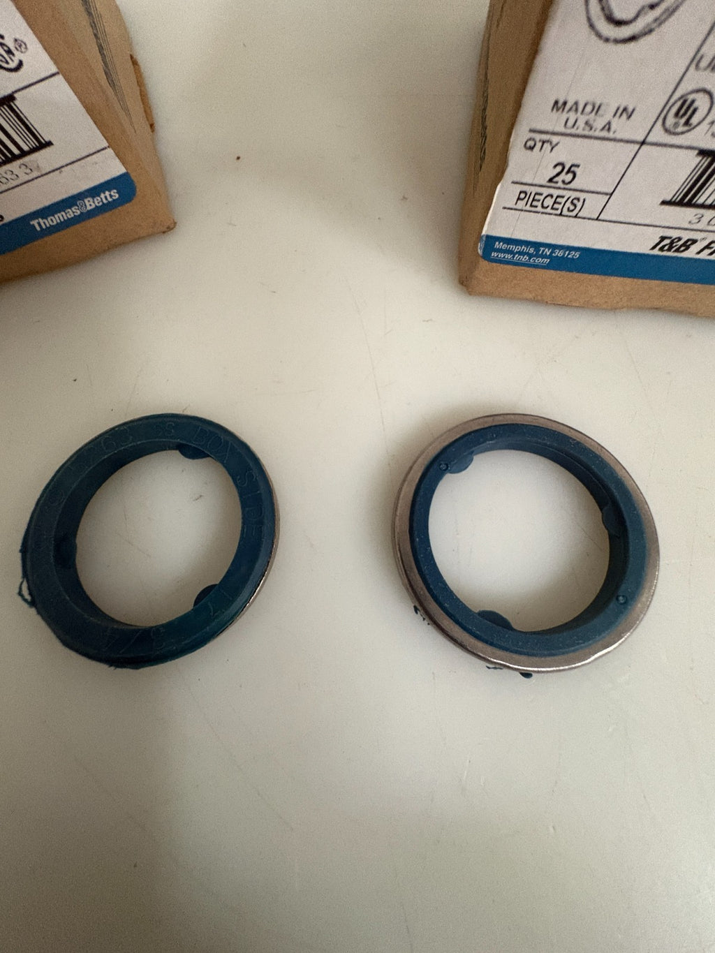 LOT OF 40 THOMAS & BETTS SEALING RING 3/4" #5263