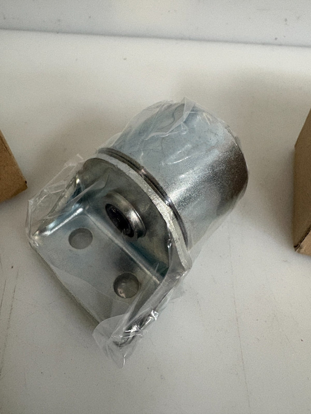 LOT OF 2 MISUMI ROLLER BRACKET FLCL10-1.251