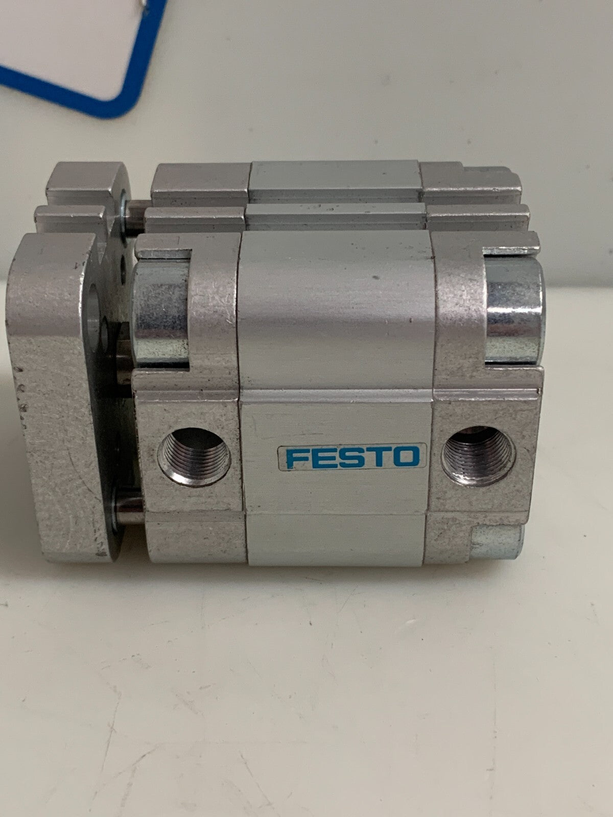 FESTO COMPACT PNEUMATIC CYLINDER 156875 ADVUL-32-10-P-A1