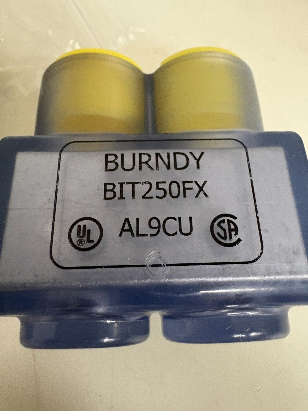 LOT OF 5 BURNDY 10 AWG 3/0 AL9CU WIRE CONNECTOR #BIT250FX2