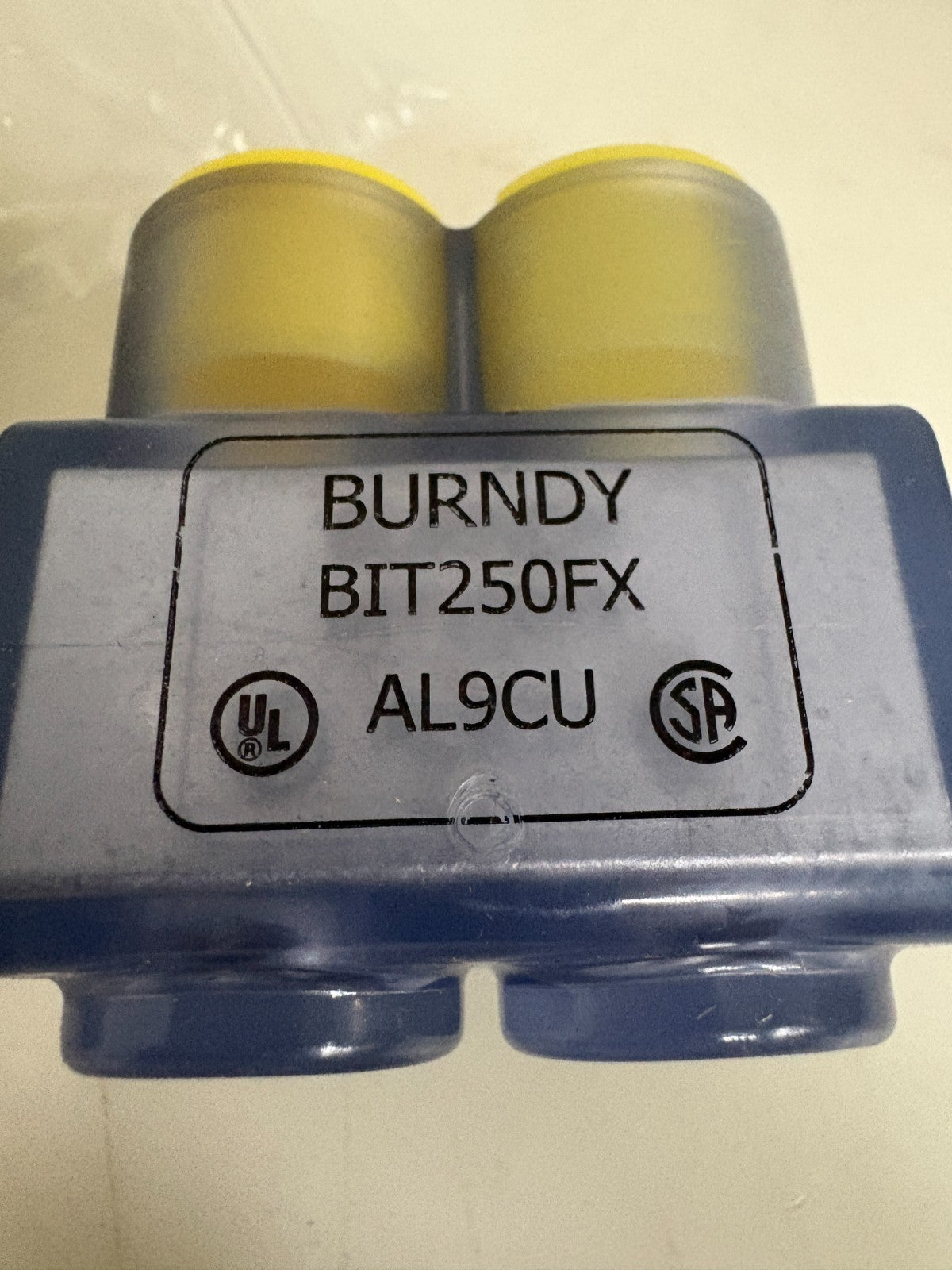 LOT OF 5 BURNDY 10 AWG 3/0 AL9CU WIRE CONNECTOR #BIT250FX2