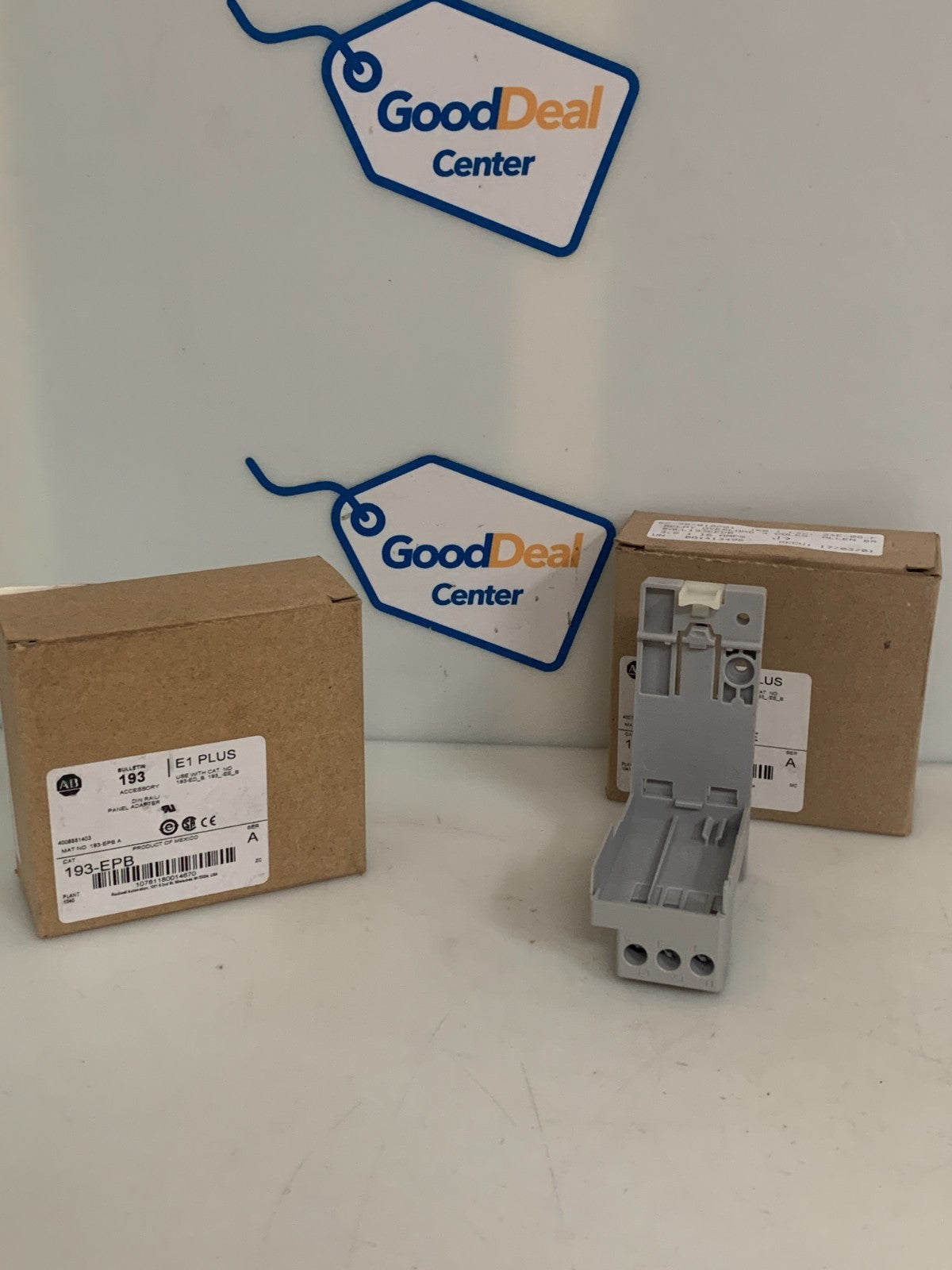 LOT OF 2 ALLEN BRADLEY DIN RAIL PANEL ADAPTOR 193-EPB SER A
