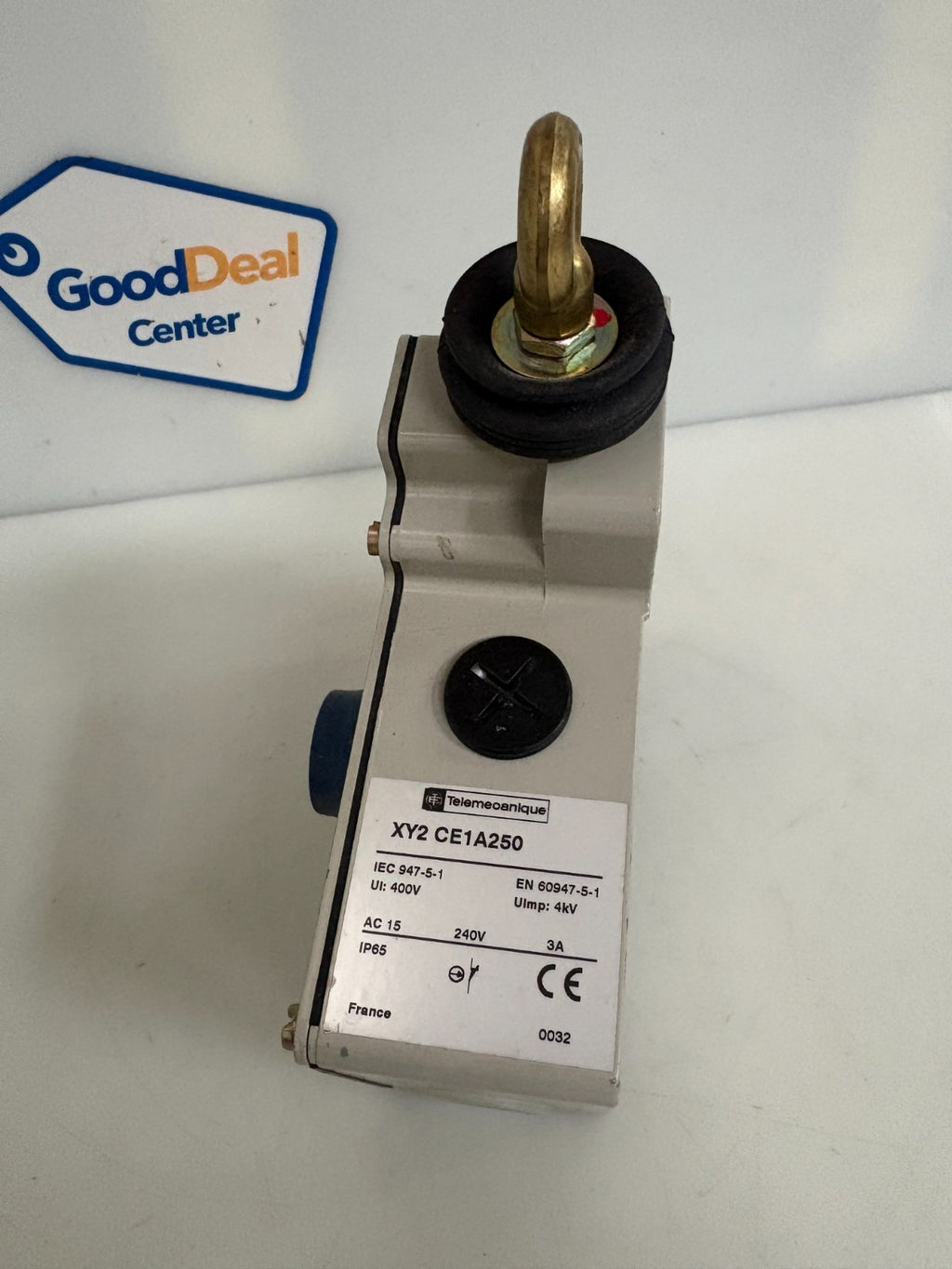 TELEMECANIQUE EMERGENCY STOP ROPE PULL SWITCH XY2-CE2A250HZ