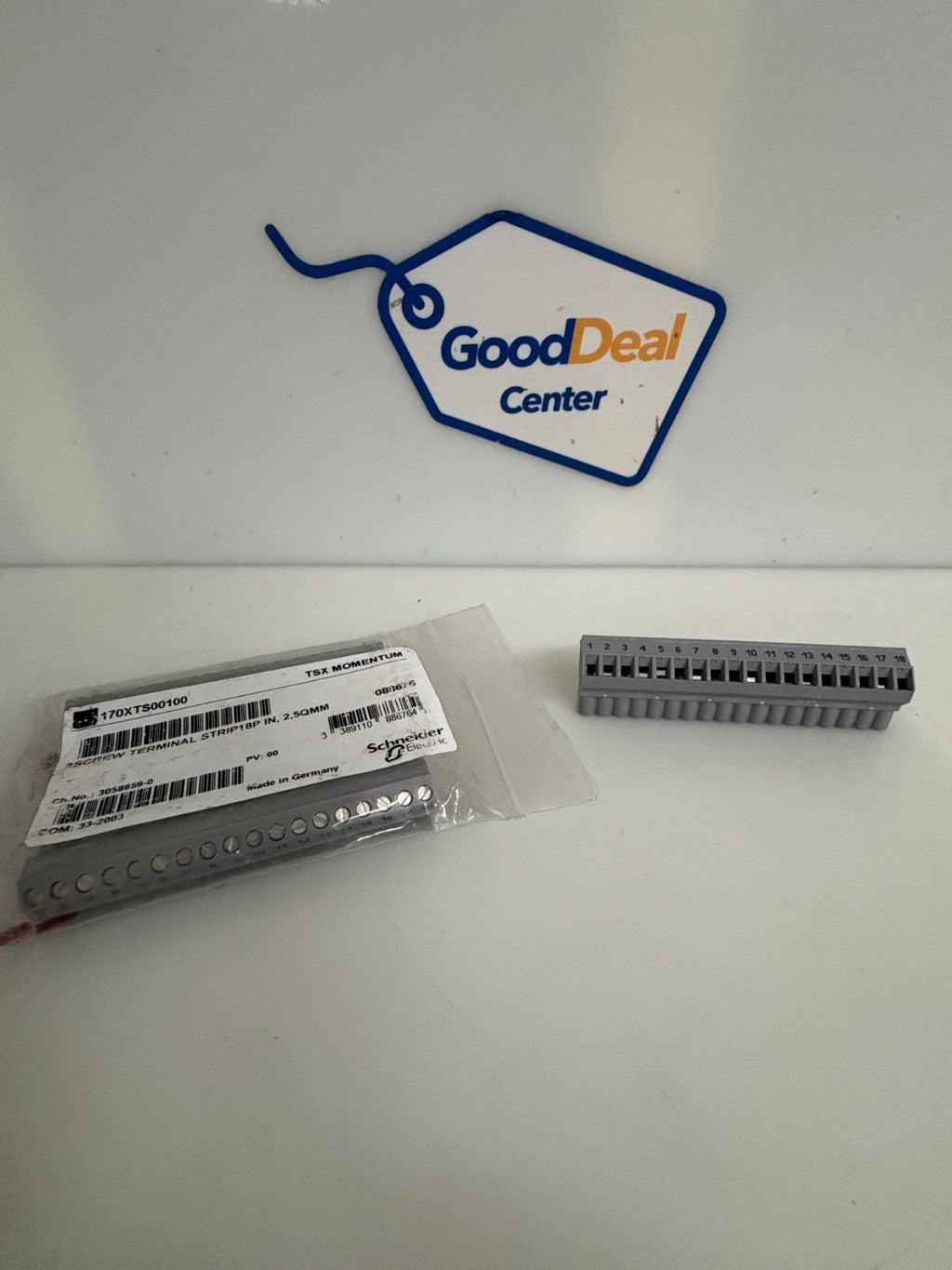 LOT OF 3 SCHNEIDER 3 SCREEN TERMINAL STRIP #170XT6001000