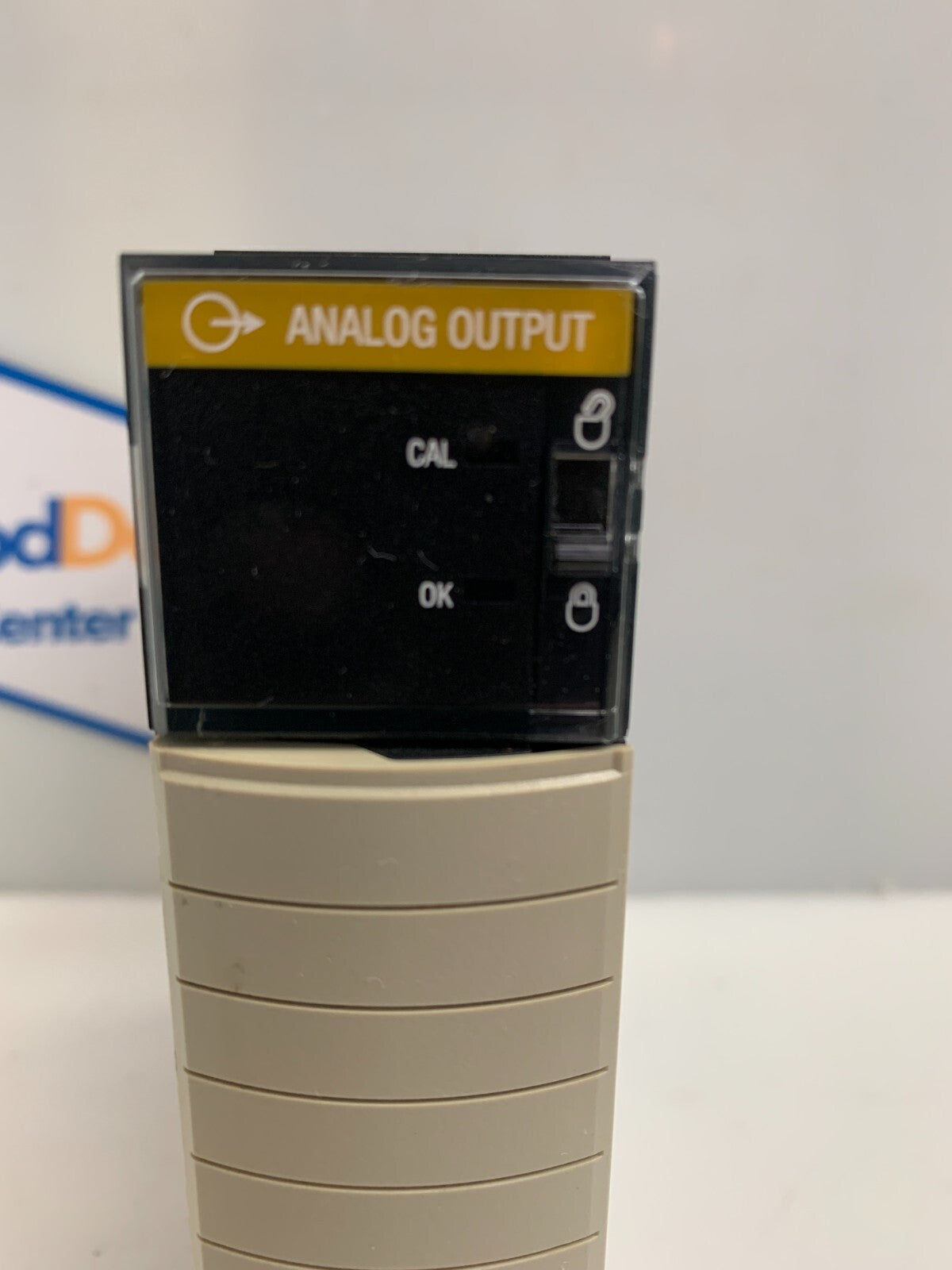 ALLEN BRADLEY / Logix   1756-OF6CI/A  Analog Isolated Output  J011