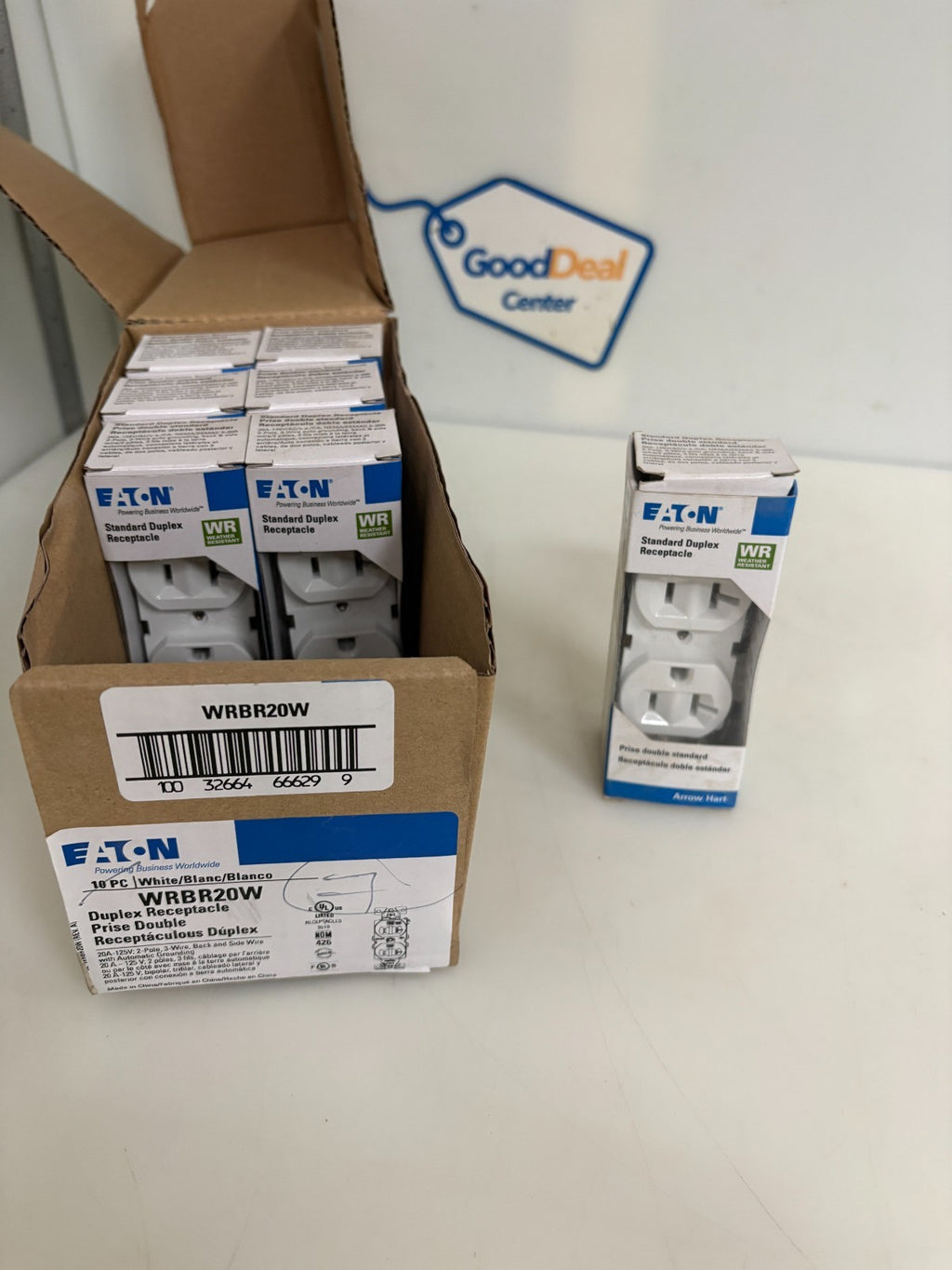 LOT OF 7 EATON DUPLEX RECEPTACLE WHITE WRBR20W0
