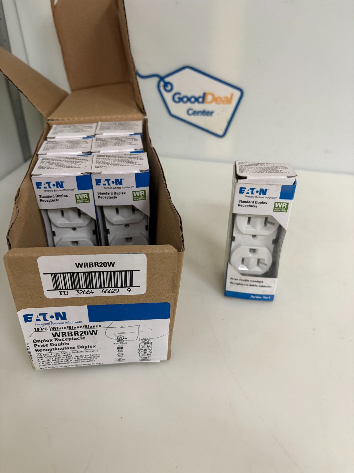 LOT OF 7 EATON DUPLEX RECEPTACLE WHITE WRBR20W0