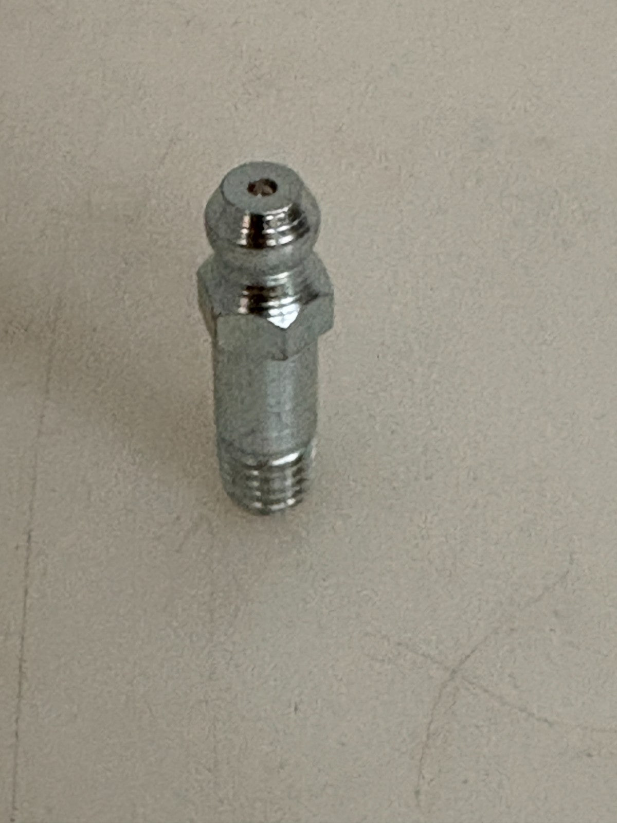 LOT OF 28 ZINC PLATED STEEL GREASE STRAIGHT FITTING #1105K111