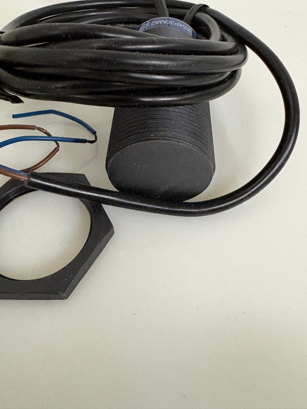 TELEMECANIQUE INDUCTION PROXIMITY SENSOR XS4 P30MA230