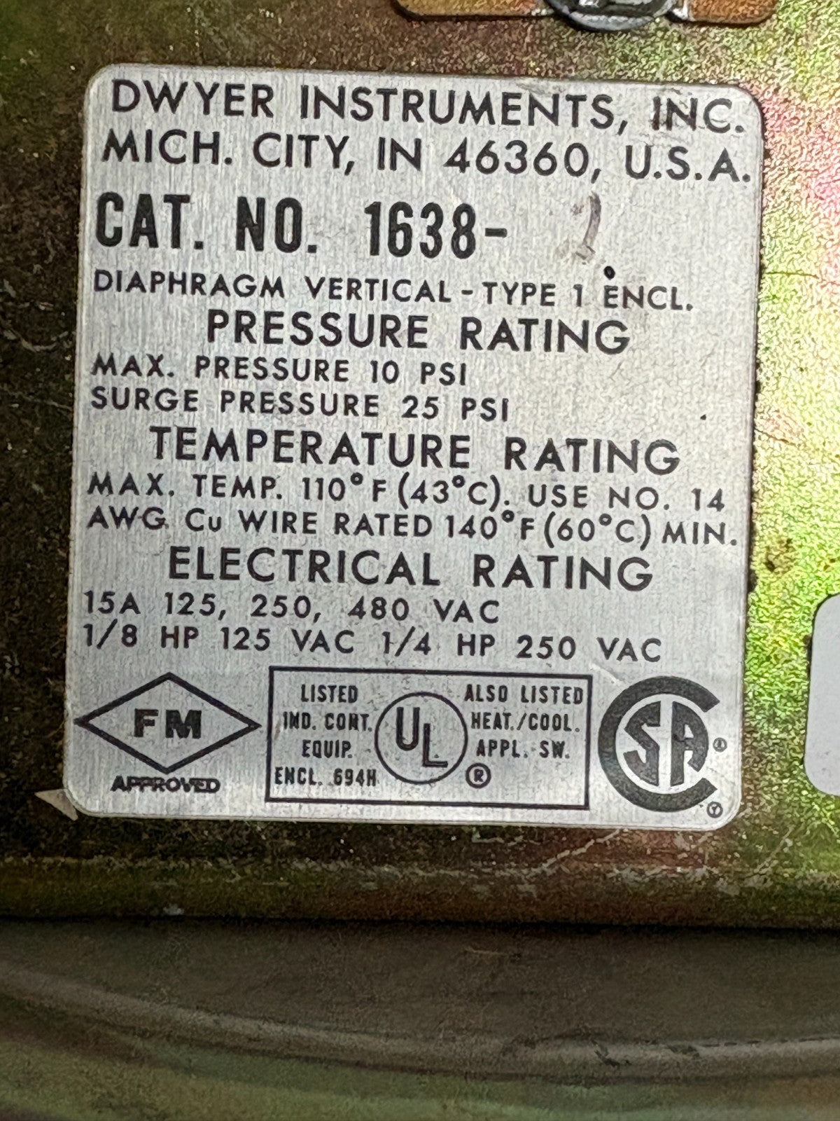 DWYER LARGE DIAPHRAGM PRESSURE SWITCH 1638-1
