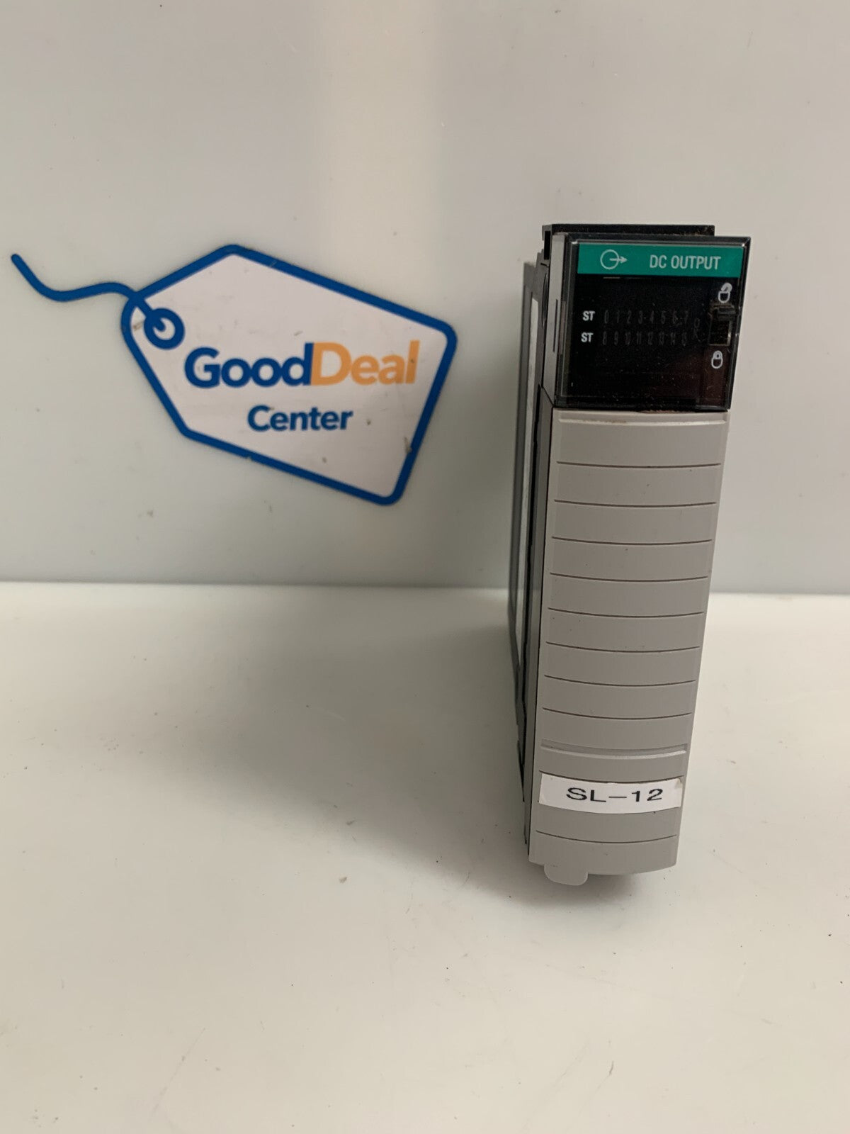 ALLEN BRADLEY CONTROL LOGIX 16 POINT D/O MODULE 1756-OB16I A