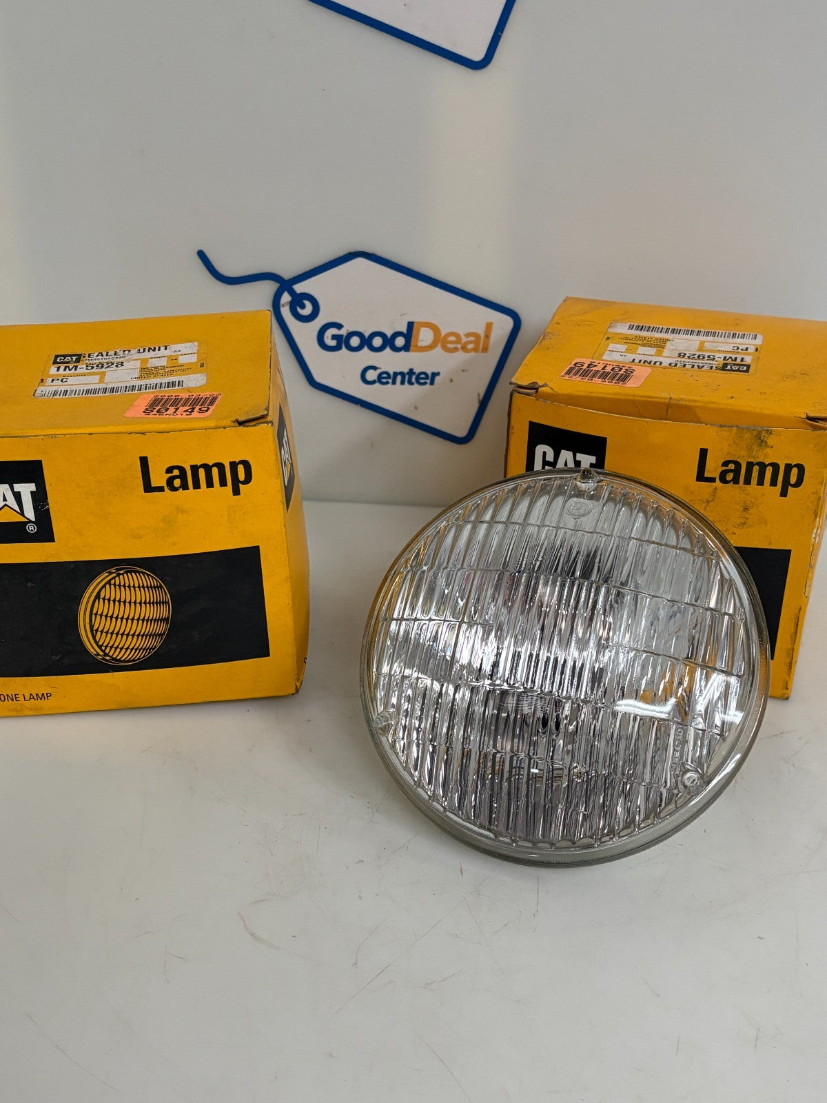 LOT OF 2 CATERPILLAR SEALED BEAM LAMP 1M-59280