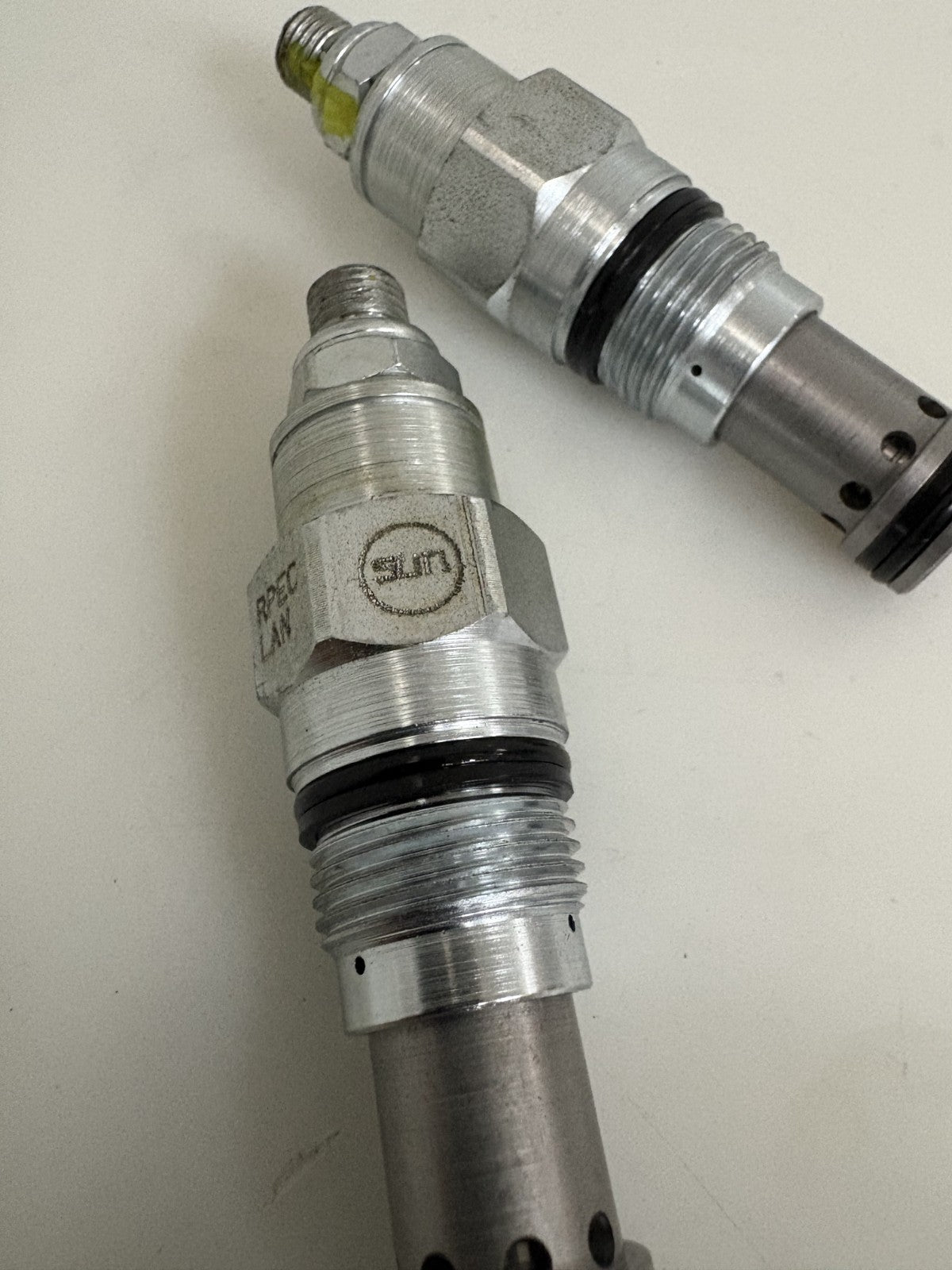 LOT OF 2 SUN HYDRAULICS CARTRIDGE VALVE RPEC LAN3