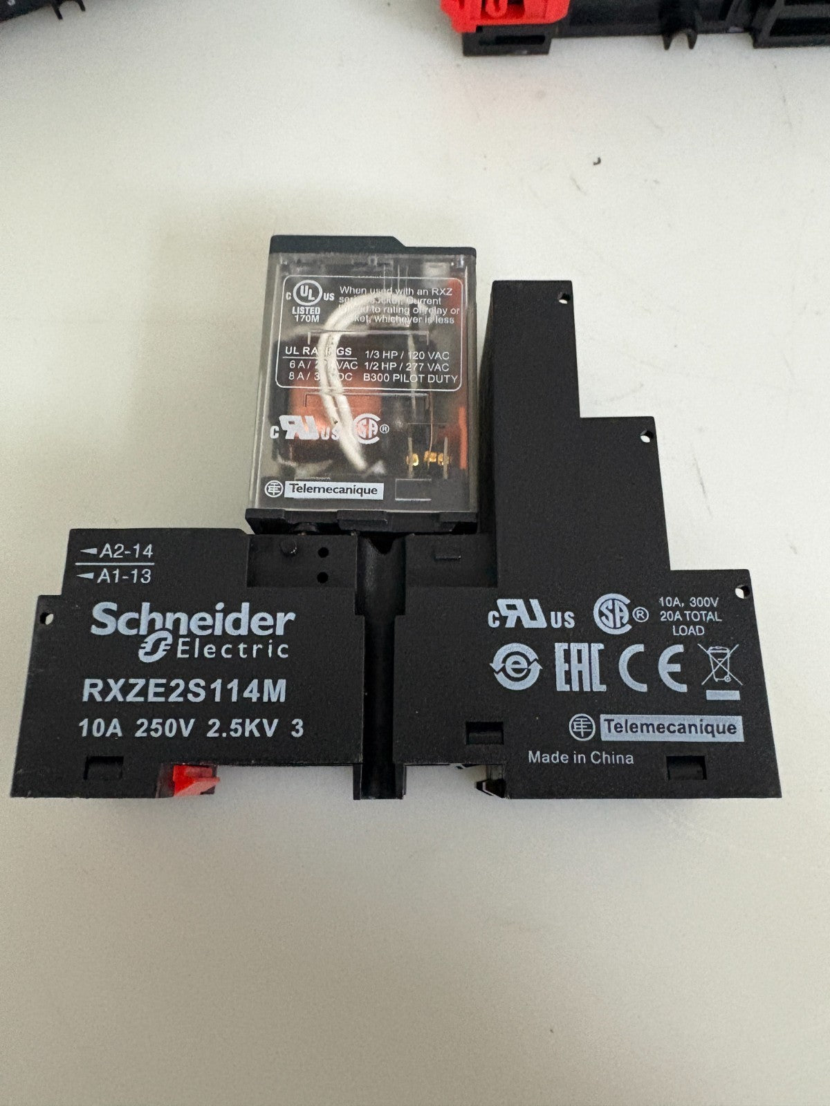 LOT OF 5 SCHNEIDER ELECTRIC PLUG IN RELAY RXM4ABIBD W/RXZE2S114M