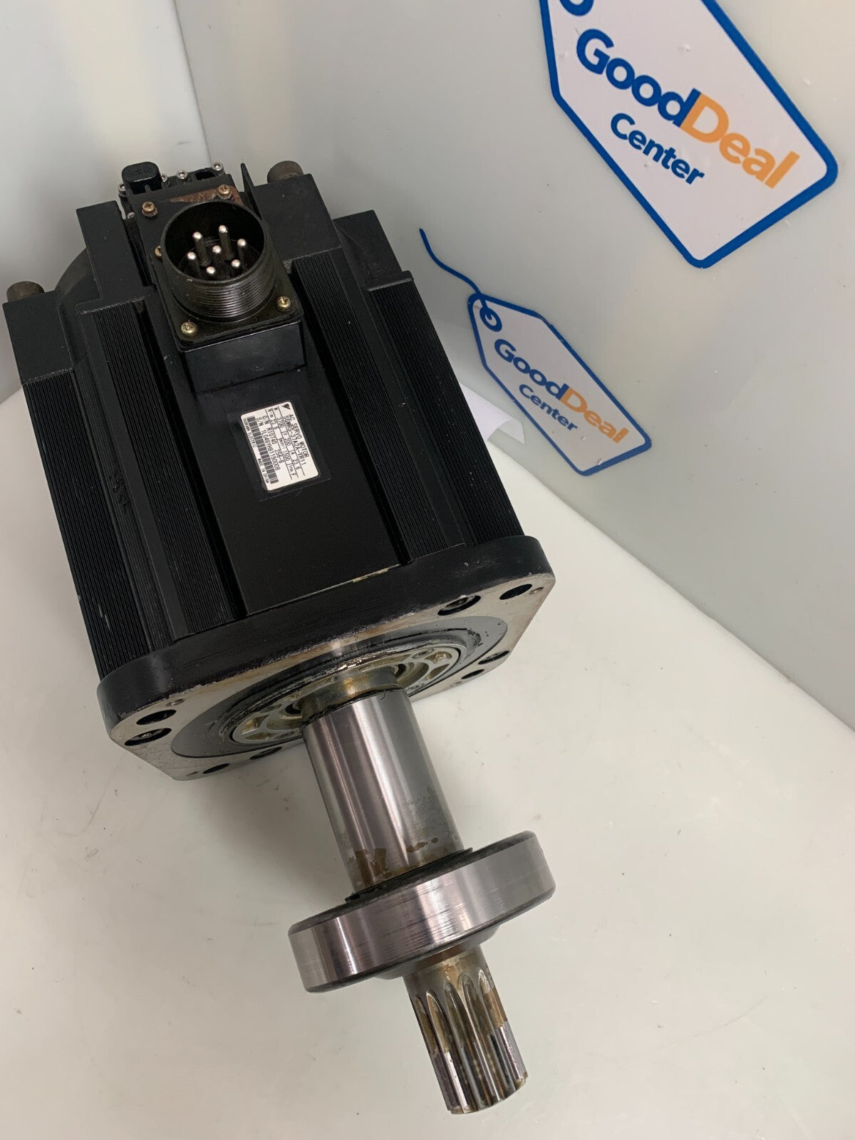Yaskawa SGMRS-37A2A-YR11 Servo Motor w/ Encoder