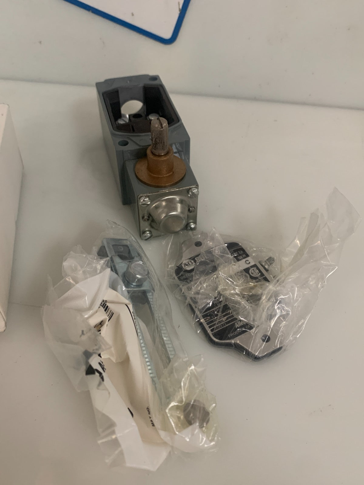 ALLEN BRADLEY LIMIT SWITCH 802T-HW2