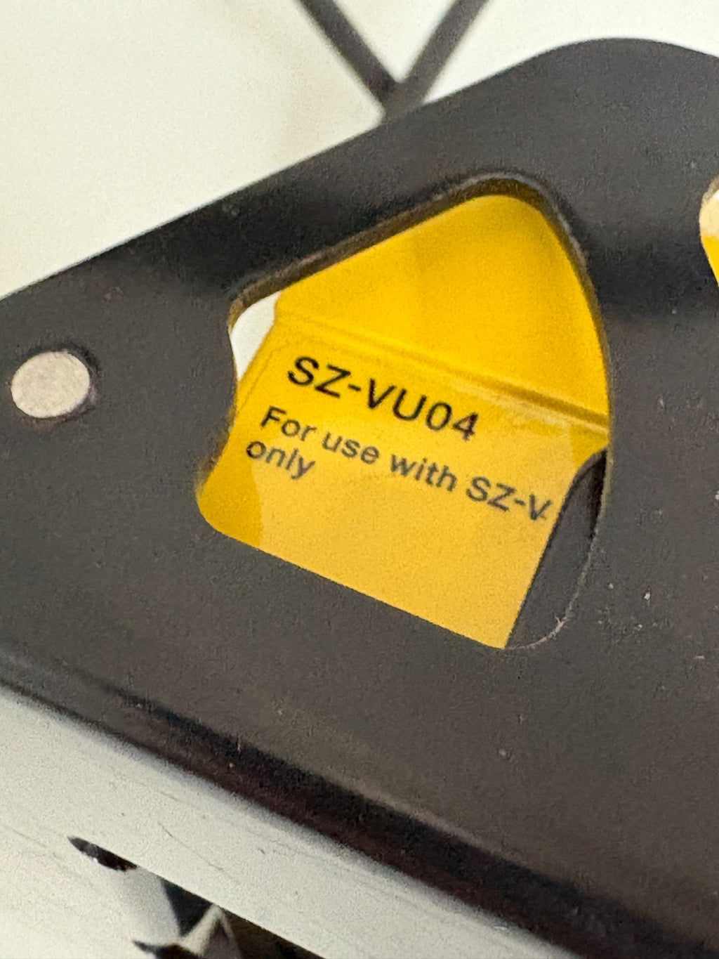 KEYENCE LASER SCANNER SZ-VU04 W/BRACKET