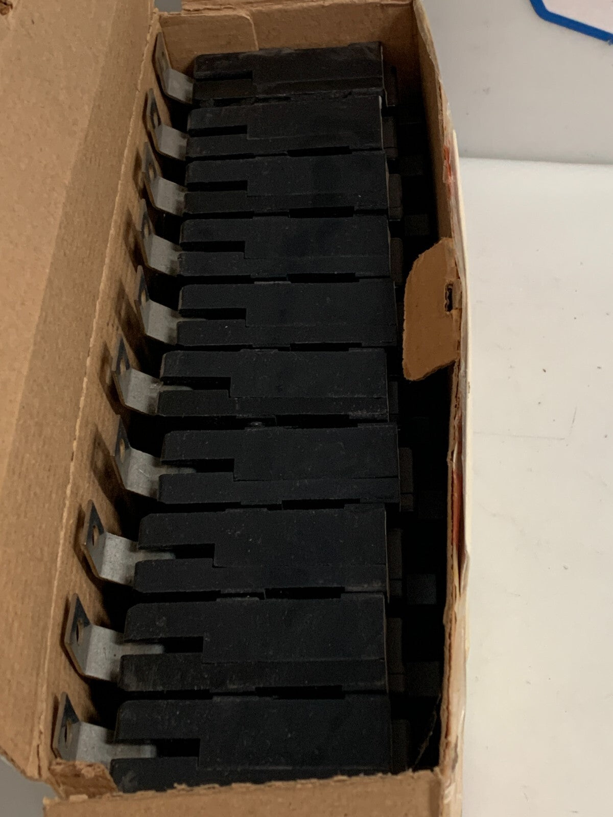 CUTTLER HAMMER QUICKLAG 30 AMP CIRCUIT BREAKER BA LR 43556 BOX OF 102