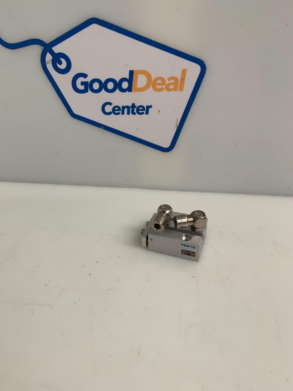 FESTO GUIDED ACTUATOR DFM-6-15-P-A-GF 4149946 NEVER USED W/ FITTING0