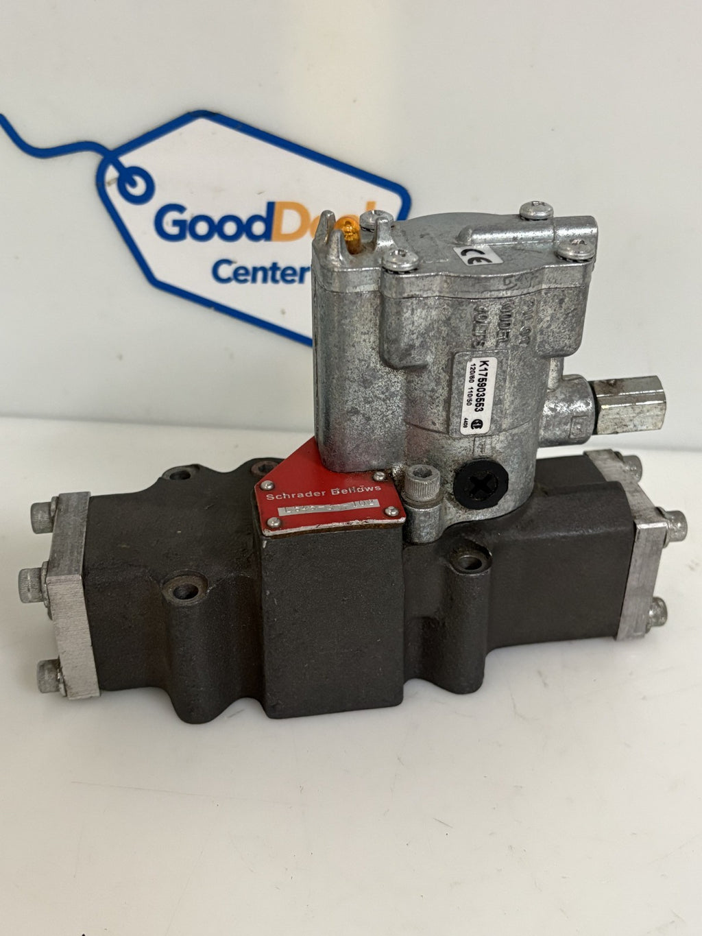 SCHRADER BELLOWS PILOT VALVE W/MANIFOLD NO GASKET L545-39-102