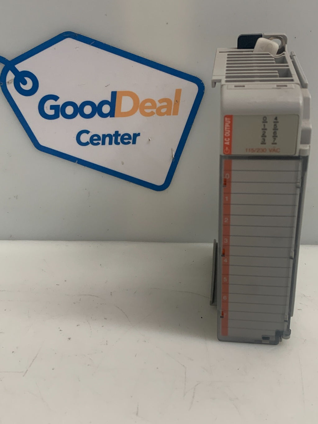 Allen Bradley 1769-OA8 8 pt. 85-265VAC Output Module Ser B Rev 2