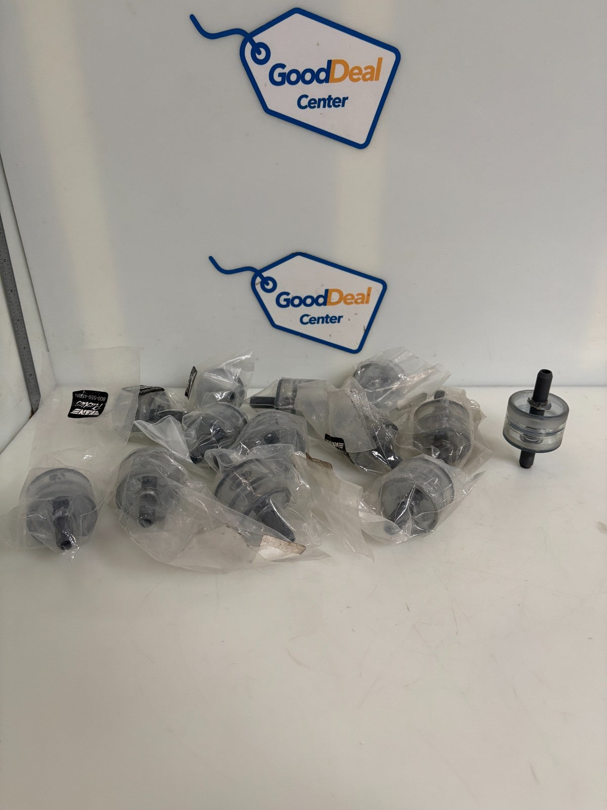 LOT OF 12 FBN PLASTICS IN LINE RETAINER