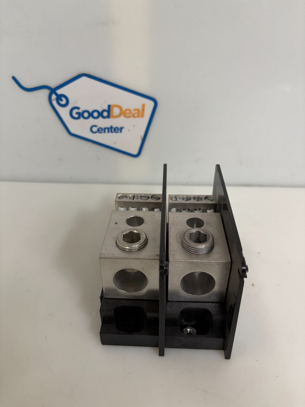 LOT OF 2 FERRAZ SHAWMUT POWER DIST TERMINAL BLOCK MPDB67430  MPDB67433