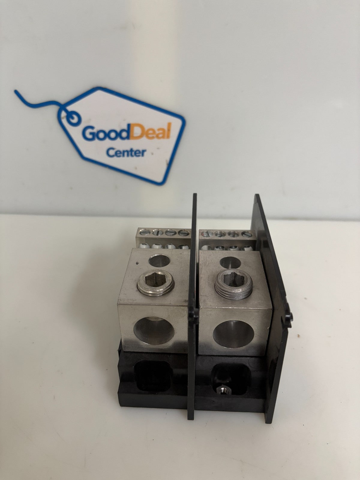 LOT OF 2 FERRAZ SHAWMUT POWER DIST TERMINAL BLOCK MPDB67430  MPDB67433