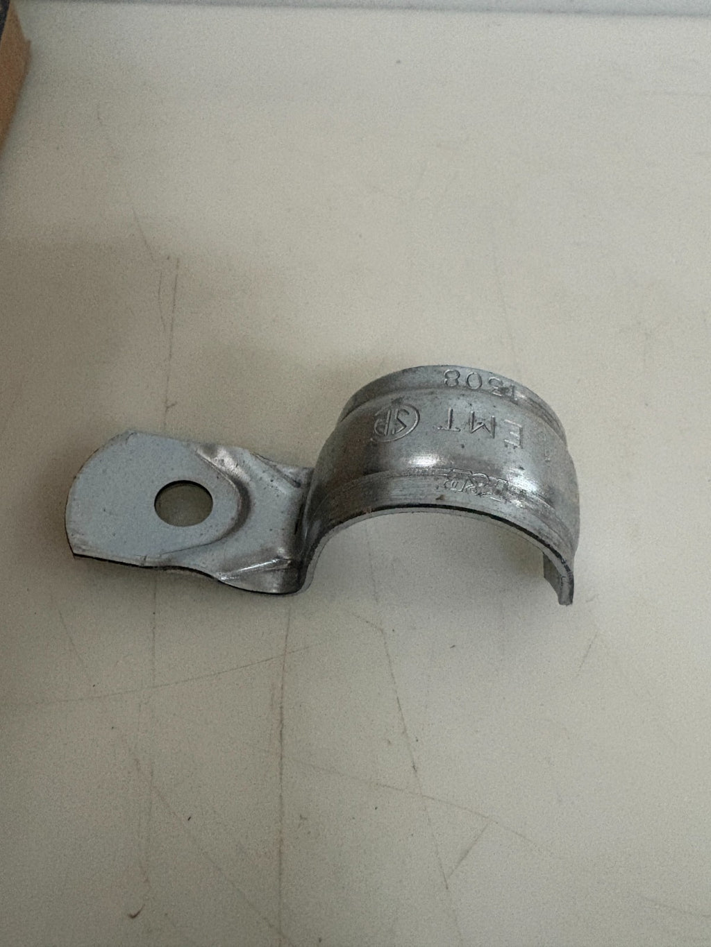 ABB THOMAS & BETTS 1" ONE HOLE E.M.T. STRAPS CI1308  100 PER BOX1