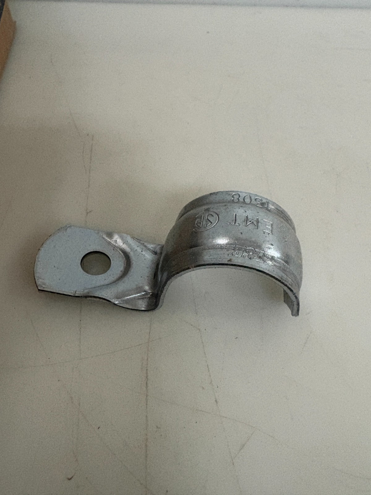ABB THOMAS & BETTS 1" ONE HOLE E.M.T. STRAPS CI1308  100 PER BOX1