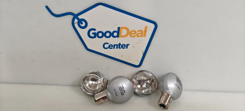 LOT OF 4 WHELEN REFLECTOR LAMP 28V-40W #W684-240