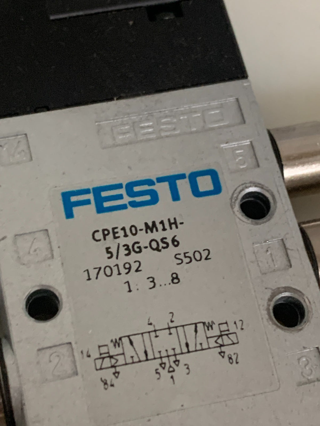 FESTO PNEUMATIC SOLENOID VALVE #170192 CPE10-M1H-5/3G - Q56