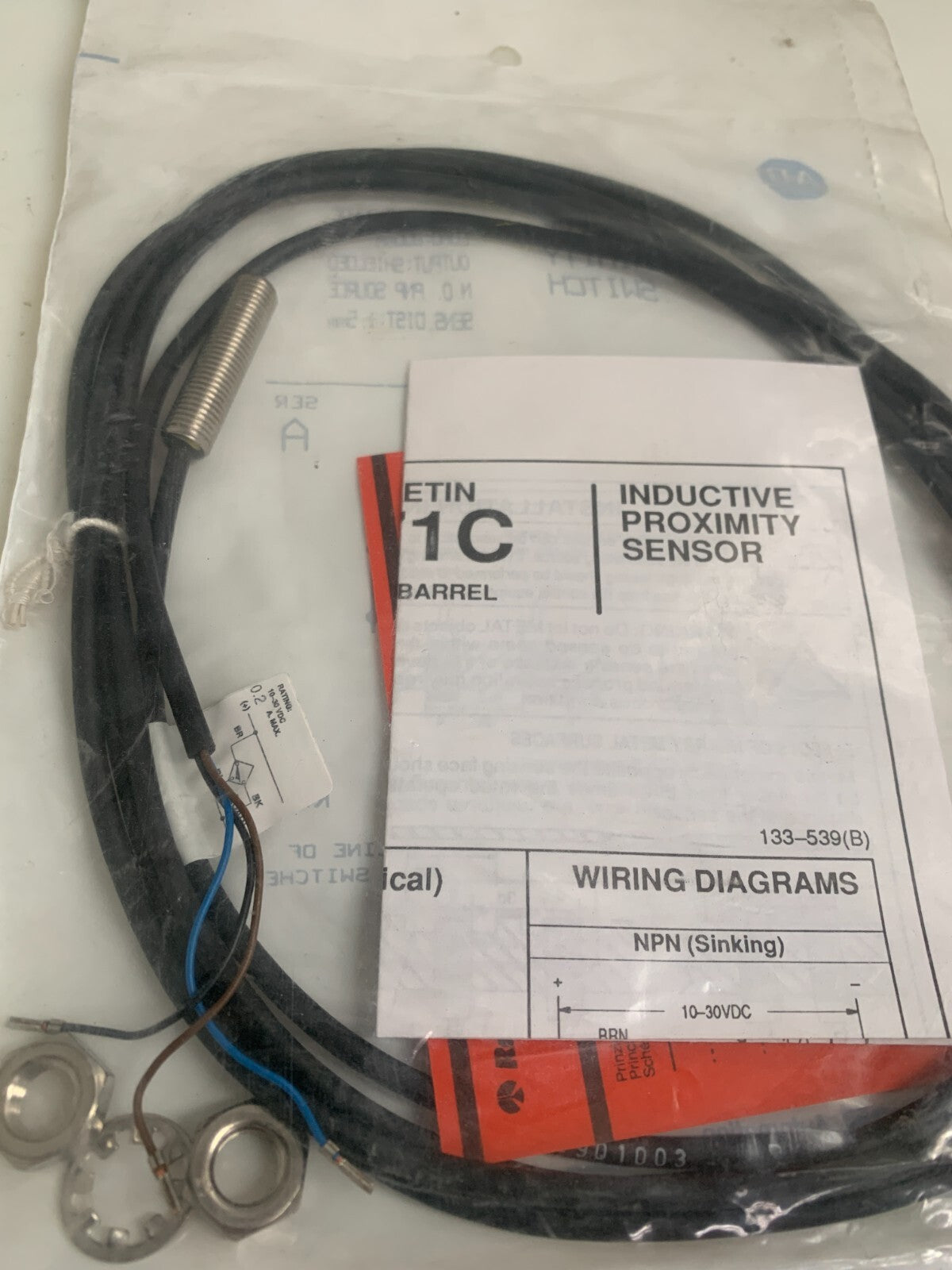 ALLEN BRADLEY INDUCTIVE PROXIMITY SWITCH 871C-D1NP8-E2 SER A