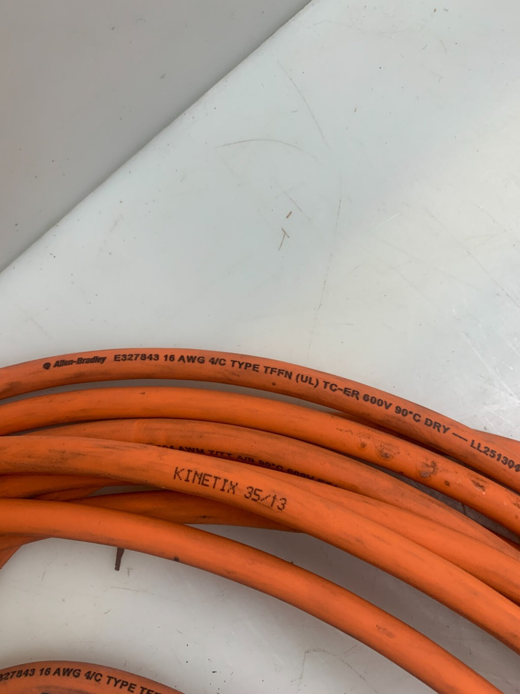 ALLEN BRADLEY E327843  Kinetex Cable