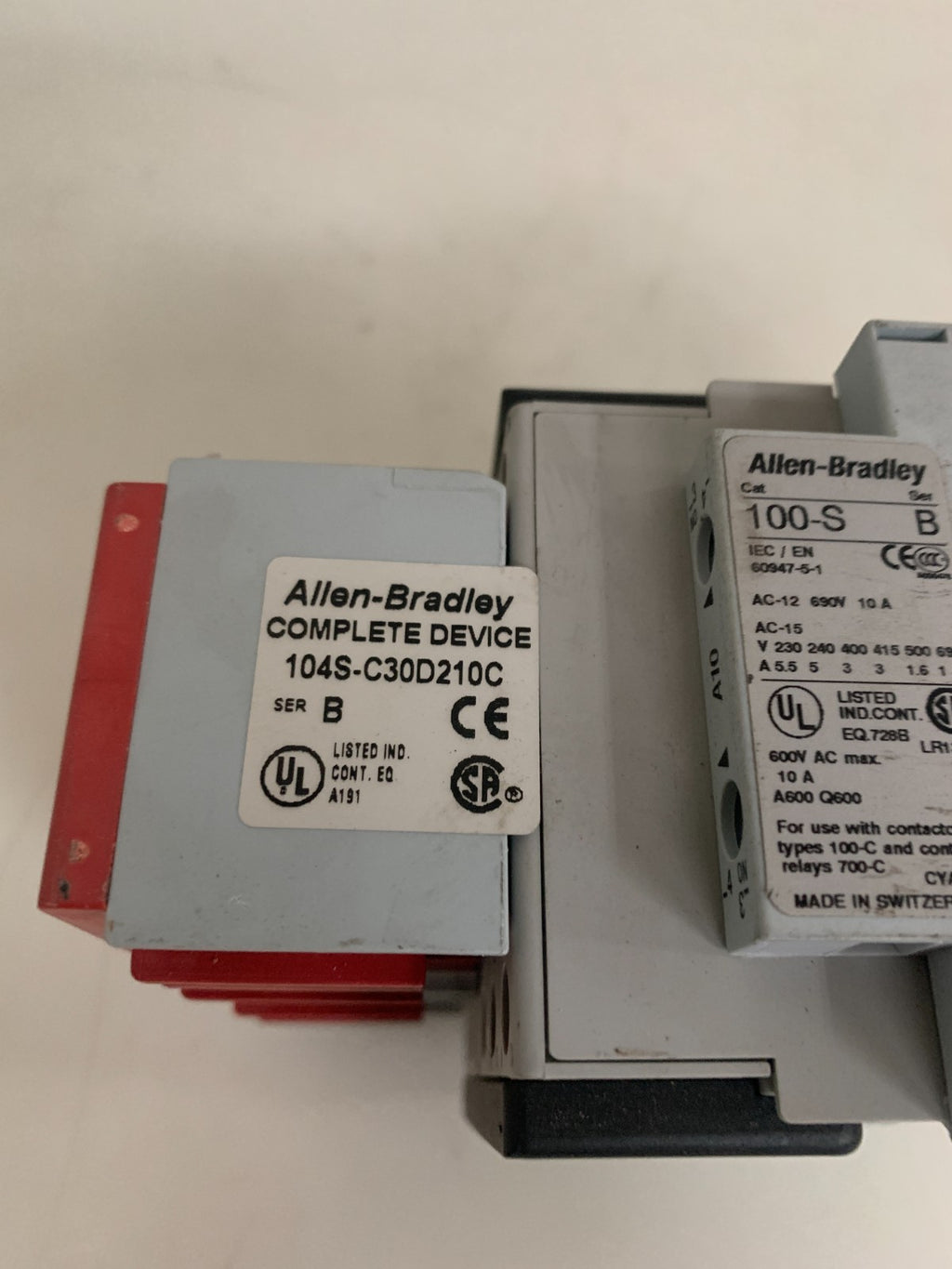 ALLEN BRADLEY GUARD MASTER COMPLETE DEVICE SAFETY CONTACTOR 104S-C30D210C