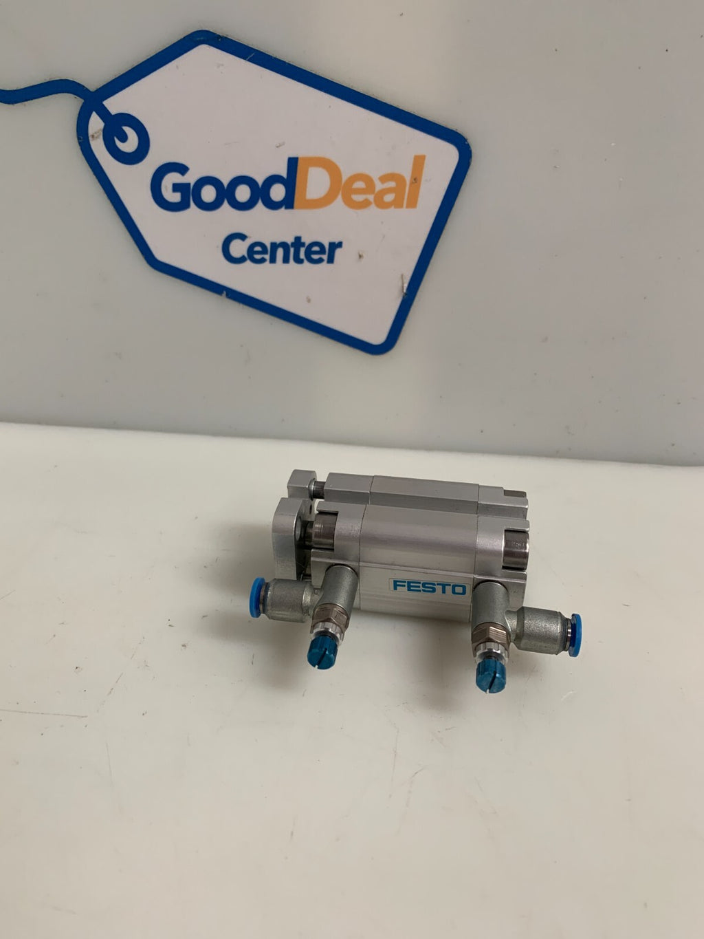 FESTO COMPACT PNEUMATIC CYLINDER 156853 ADVUL-16-15-P-A