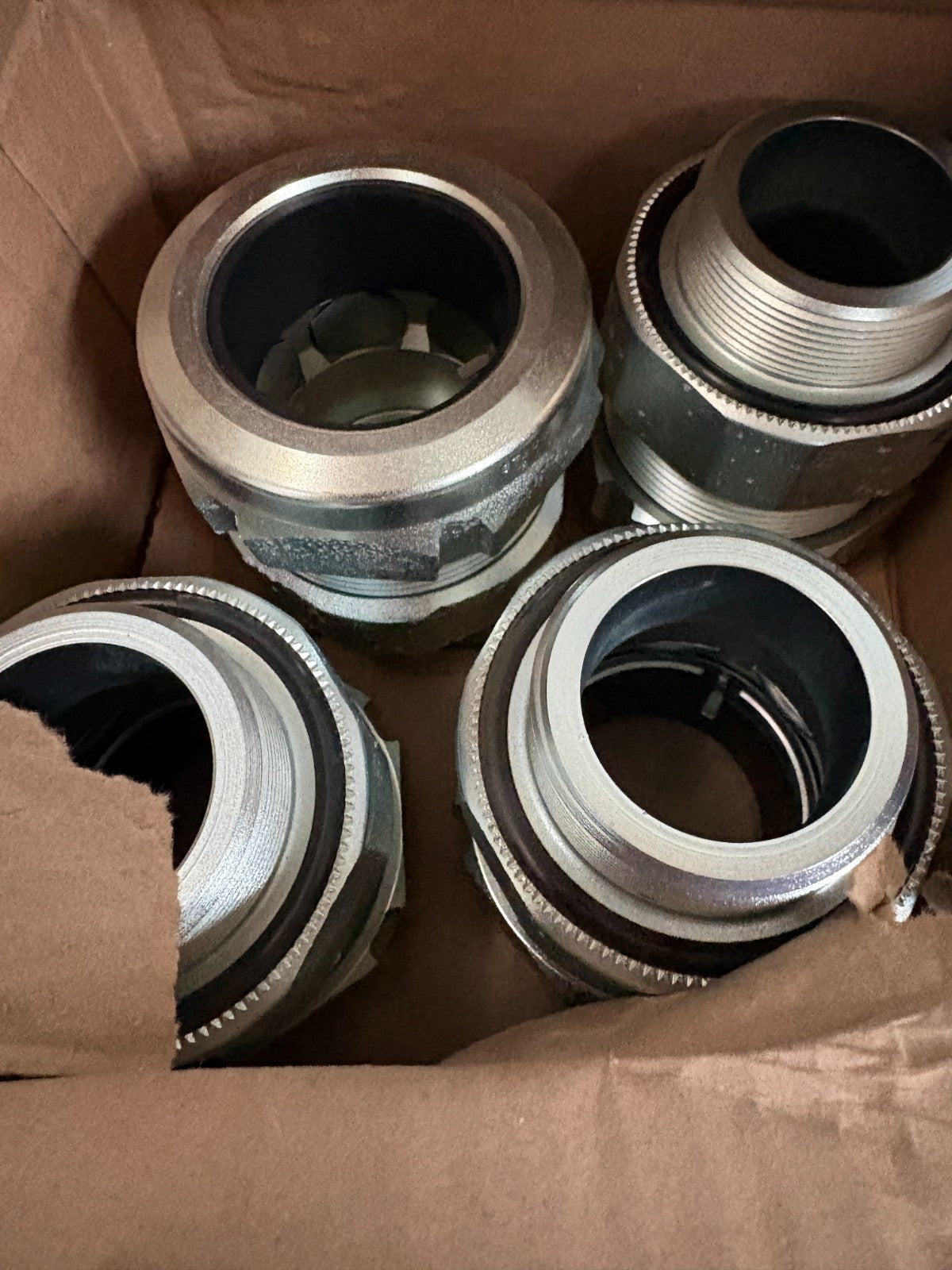 ABB THOMAS & BETTS 2" STAR TECK CABLE FITTING ST 200-551S 4 IN BOX4