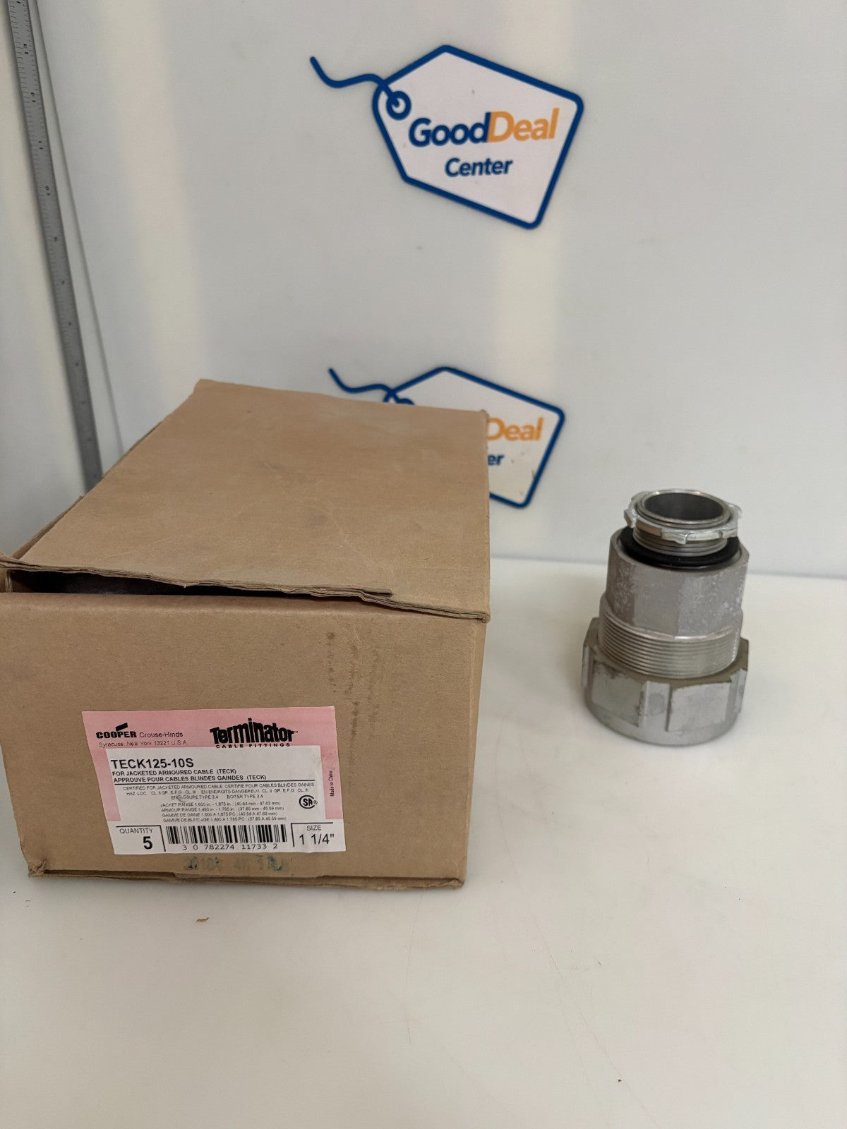 LOT OF 4 COOPER CROUSE HINDS 1 1/4 JACKETED ARMOURED CABLE FITTING TECK125-10S0