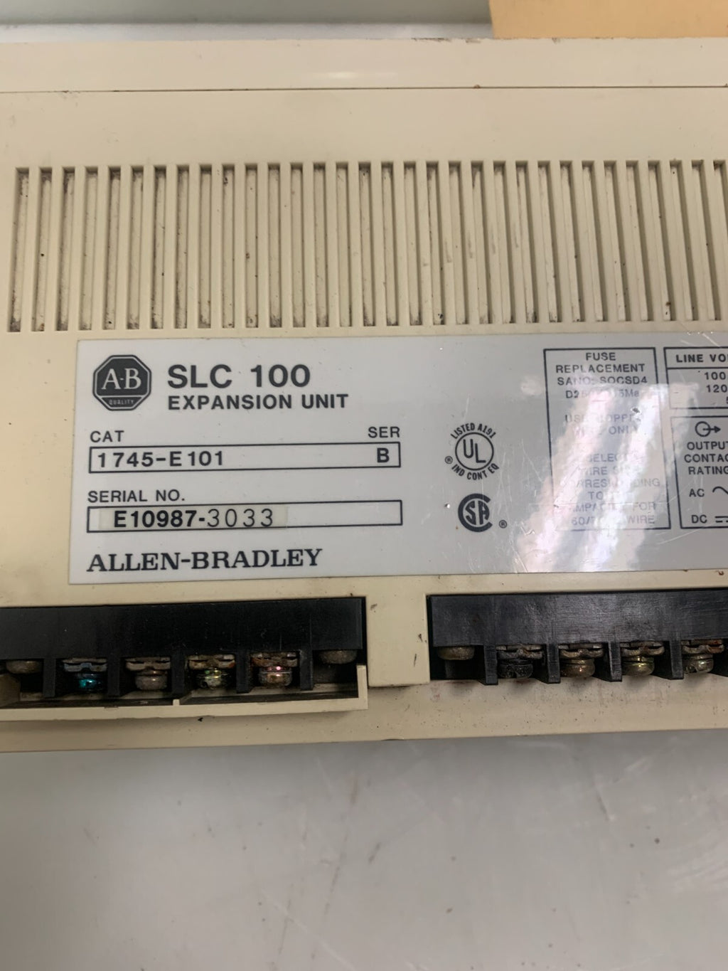 Allen Bradley SLC100 1745-E101 Programmable Controller Expansion Unit Ser B