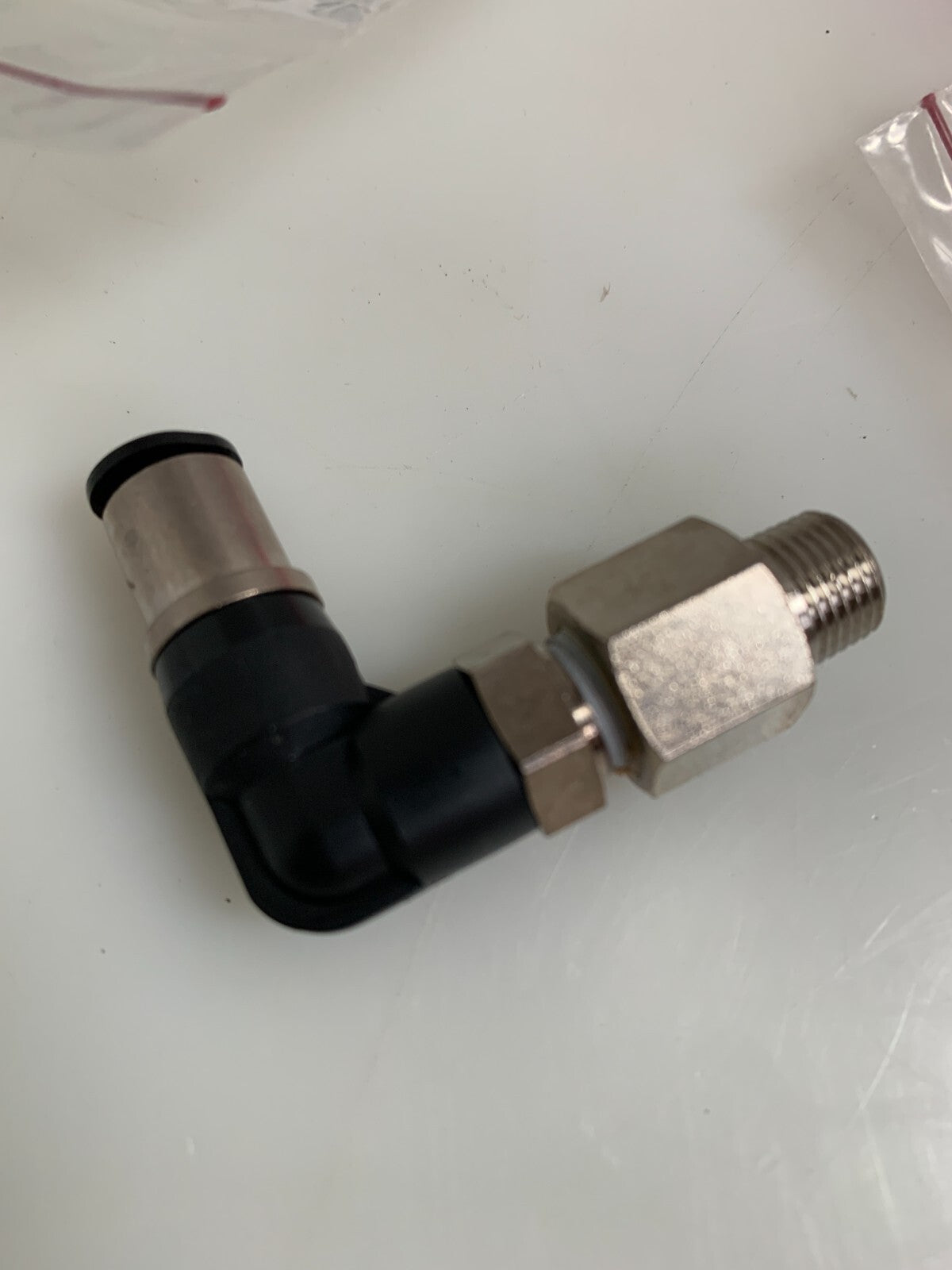 HP  Elbow Pneumatic Fitting  CC906-60683  (Lot of 9)