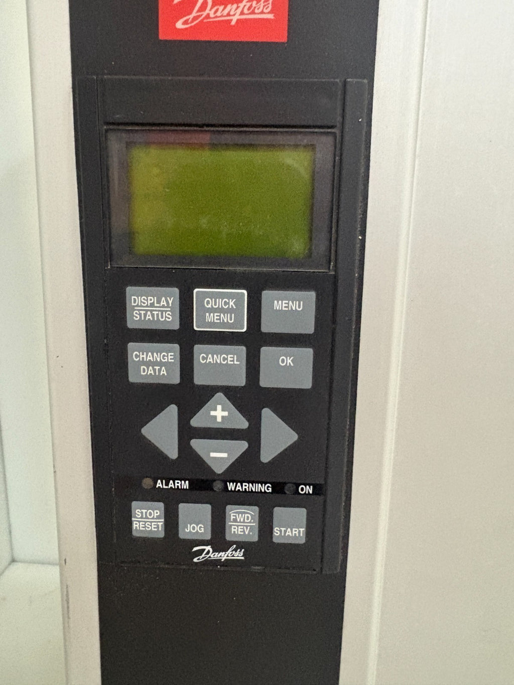 DANFOSS VLT SERVO DRIVE 5004 P T5 C54 ST R0 DL2