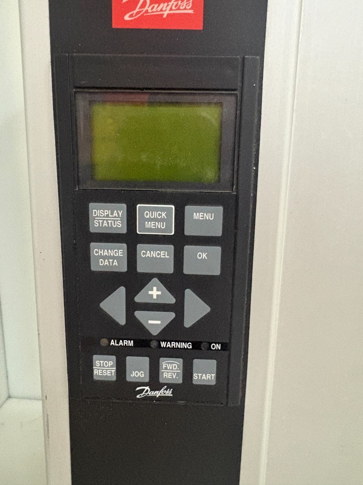 DANFOSS VLT SERVO DRIVE 5004 P T5 C54 ST R0 DL2